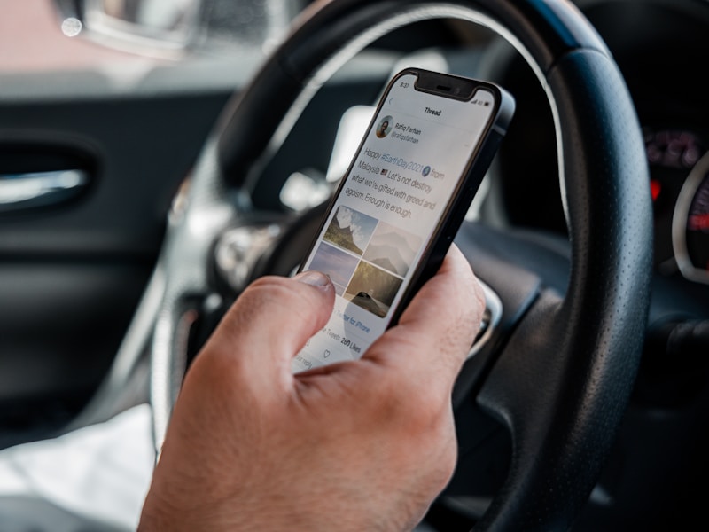 Quick Share vs. AirDrop: Why Android’s Unified Sharing Ecosystem is Finally a Worthy Competitor